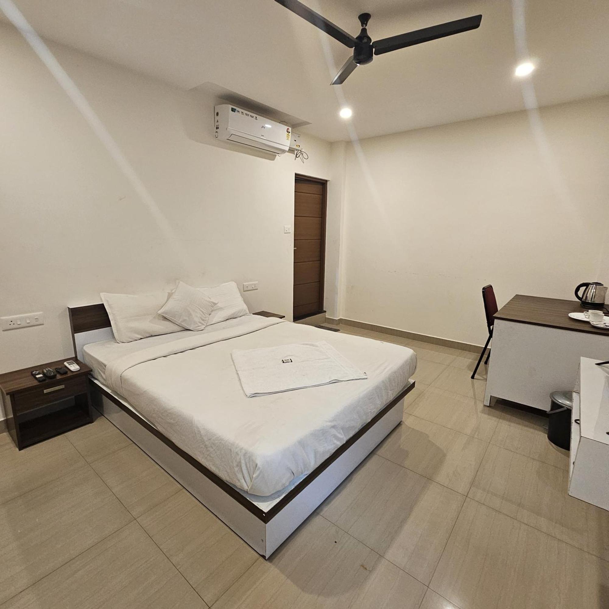 Heres Haut Residency Kochi Εξωτερικό φωτογραφία