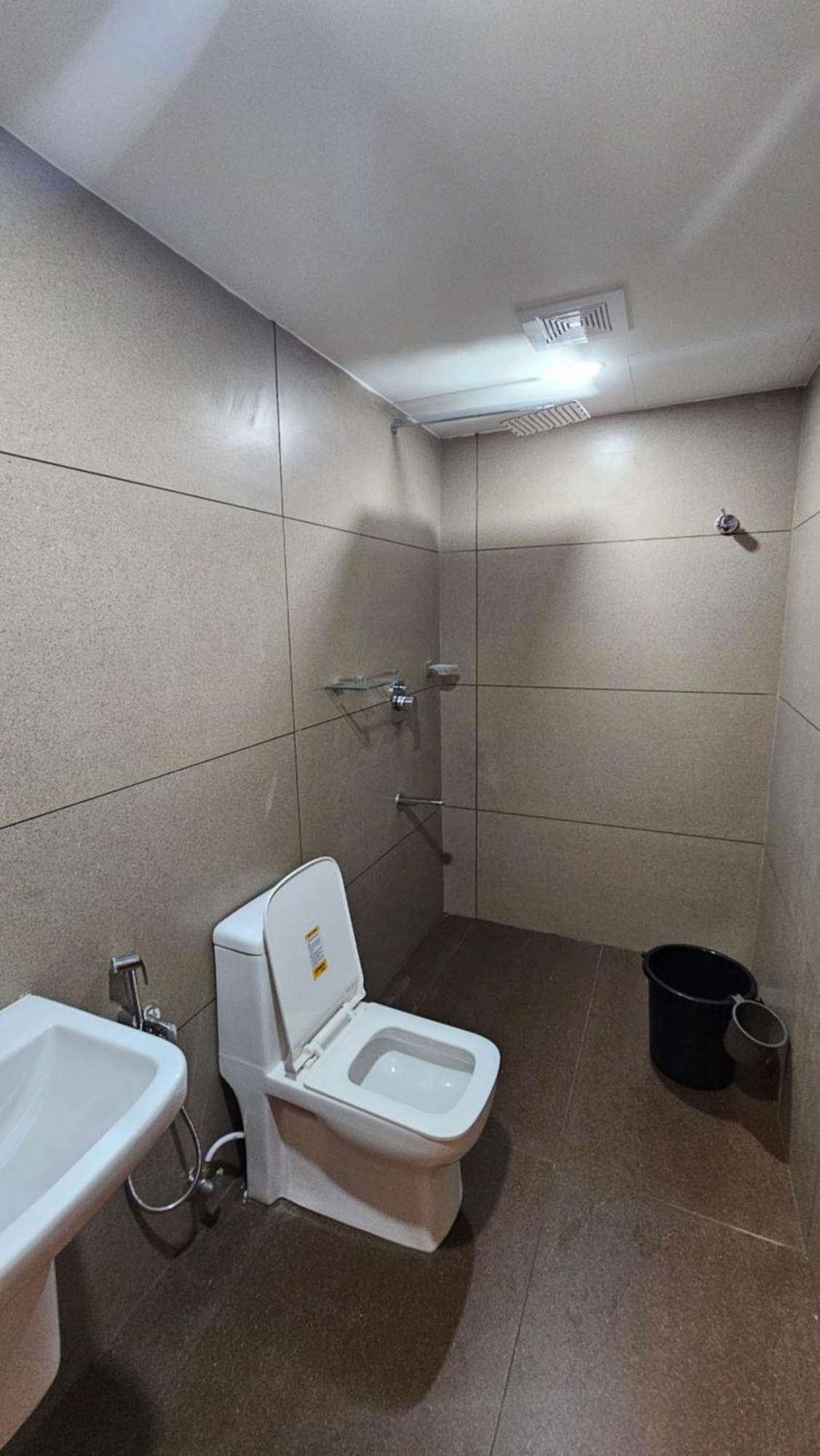 Heres Haut Residency Kochi Εξωτερικό φωτογραφία