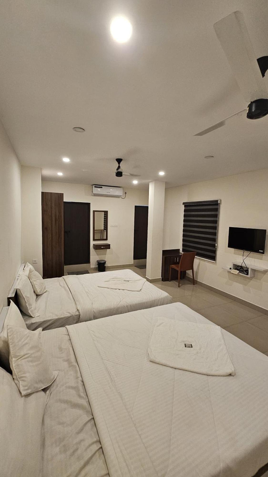 Heres Haut Residency Kochi Εξωτερικό φωτογραφία